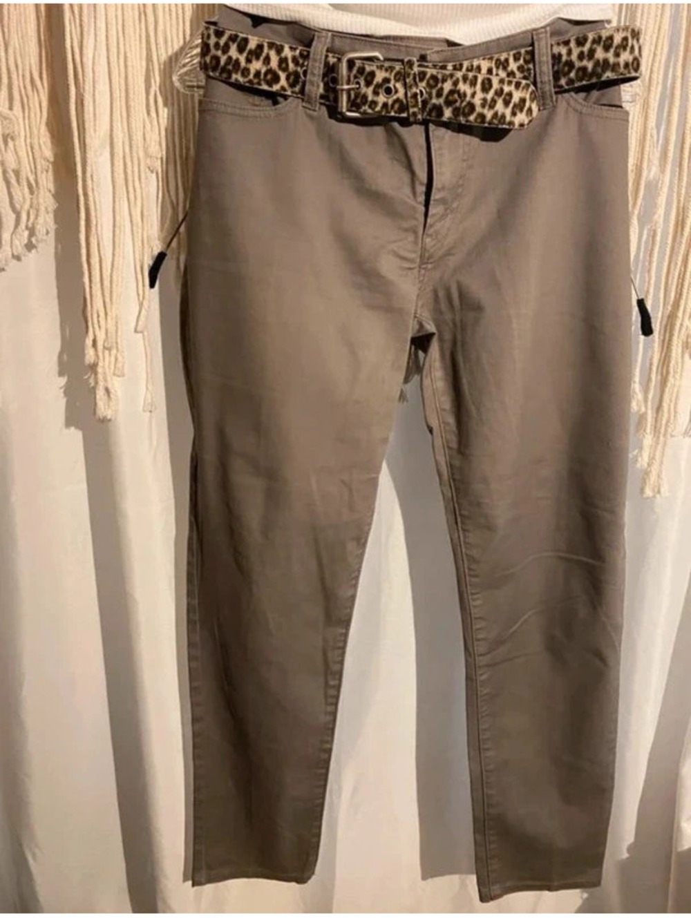 Black label Levis taupe color jeans